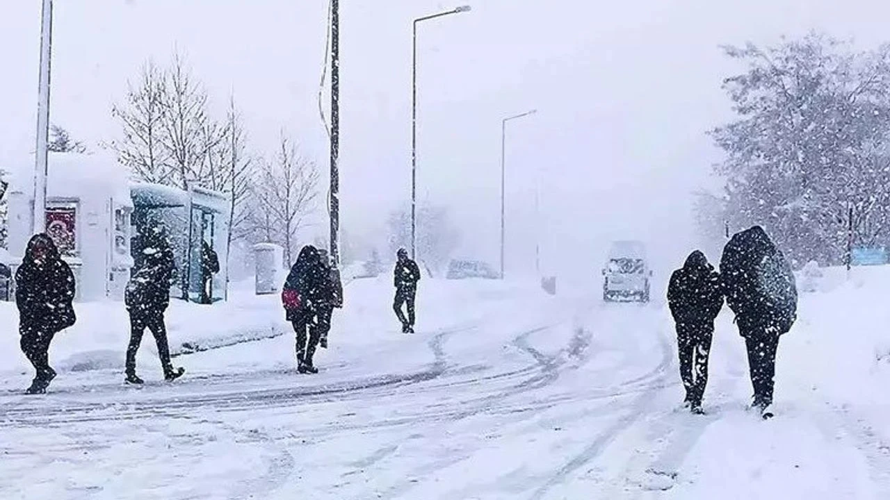 bazi-il-ve-ilcelerde-egitime-bir-gun-ara-verildi-j3wy