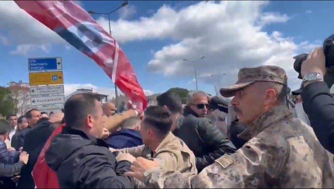 CHP’lilerin protestosuna polis saldırısı: 5 gözaltı