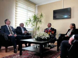 690x450nc-ank-31-03-2025-siyasi-partiler-bayramlasma-mhp-ilk-defa6