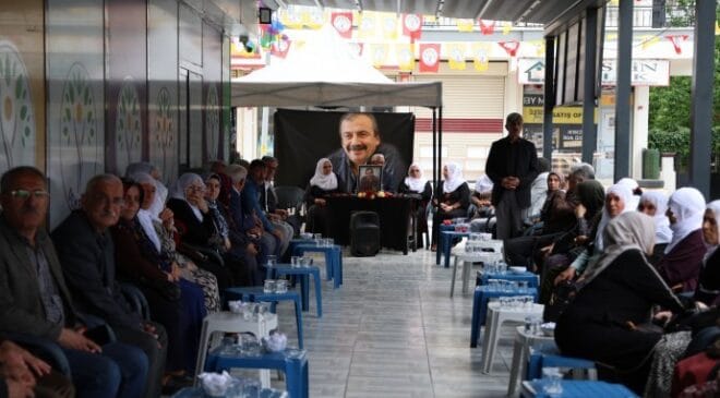 Birçok kentte Önder için taziye kuruldu