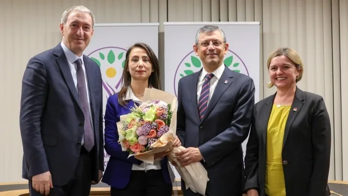 690x450nc-ank-20-05-2025-dem-parti-es-genel-baskanlar-ozgur-ozel