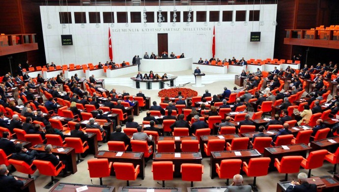 690x390cc-mrk-04-06-2025-10-yargi-paketi-yururluge-girdi
