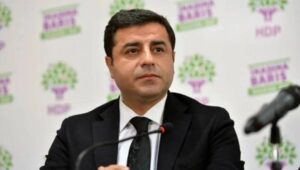 690x390cc-selahattin-demirtas-secilmis-belediye-baskanlari-tahliye-edilmeli