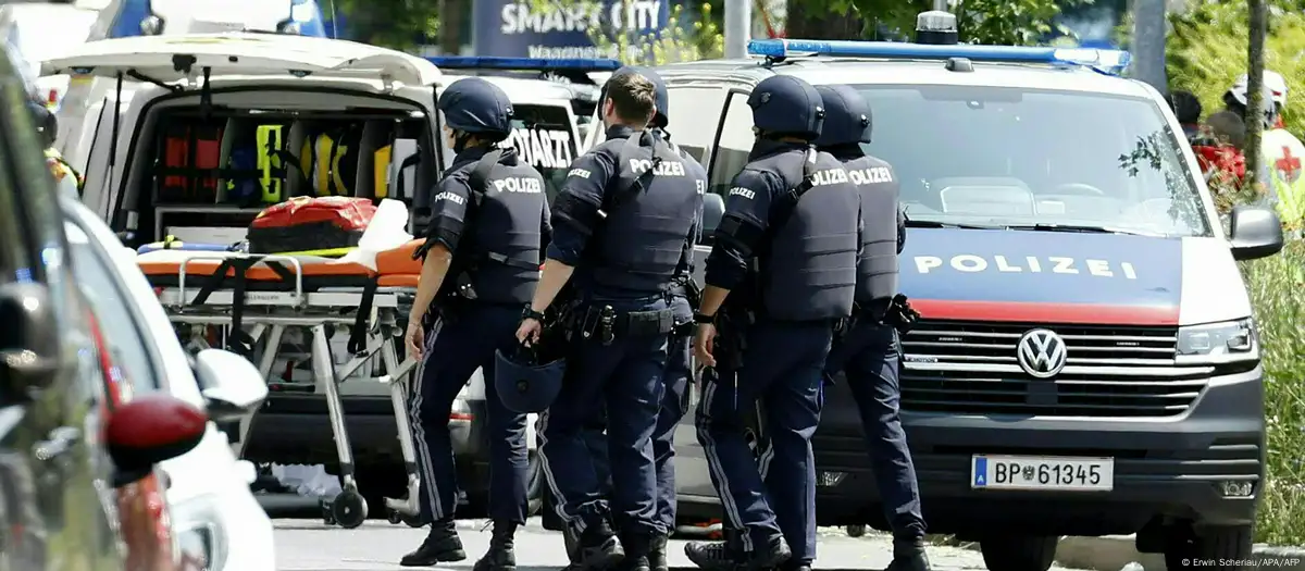 avusturya polis