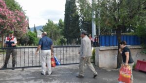 690x390cc-ist-01-07-13-aileler-imrali-gidis-arsiv5 (1)