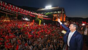 690x390cc-ozgur-ozel-miting