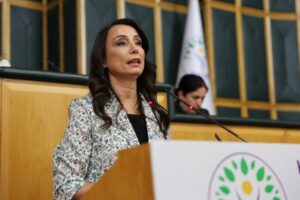 690x450nc-ank-08-07-2025-tulay-hatimogullari-meclis-parti-toplanti2
