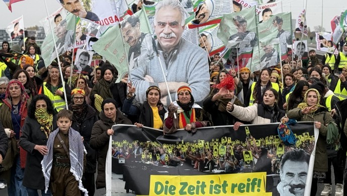 690x390cc-16-11-2024-KOLN-Koln-de-Onder-Apo-nun-ozgurlugu-icin-eylem2