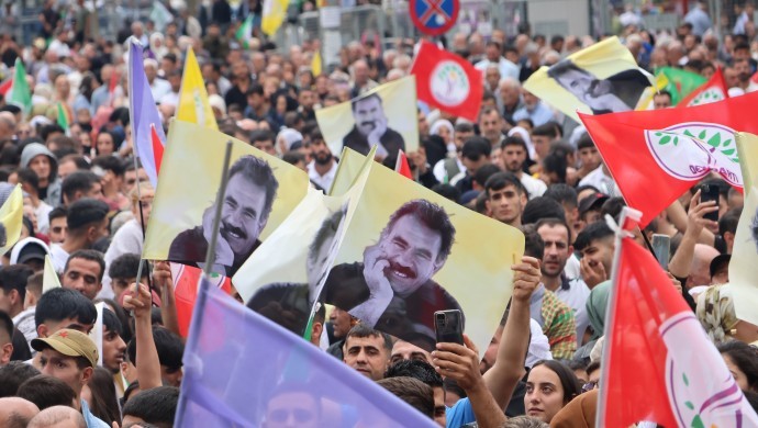 690x390cc-btm-12-10-2025-demokratik-toplum-ve-ozgurluk-mitingi-notlar7