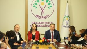 690x390cc-ank-12-11-2025-dem-parti-esgenel-baskanlar-selcuk-mizrakli-kararina-tepki