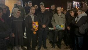 690x390cc-ist-12-11-2025-bolu-uc-tutsak-tahliye-edildi2