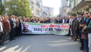 690x390cc-ist-16-11-2025-sirri-sureyya-onder-baris-futbol-turnuvasi-ilk-mac1