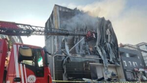 690x390cc-kcl-13-11-2025-dilovasindaki-yangin-dem-parti-belediye-meclis-uyesi-ayhan-erkan-rop