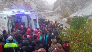 690x390cc-v-16-11-2025-colemrg-wan-yolu-kaza (1)