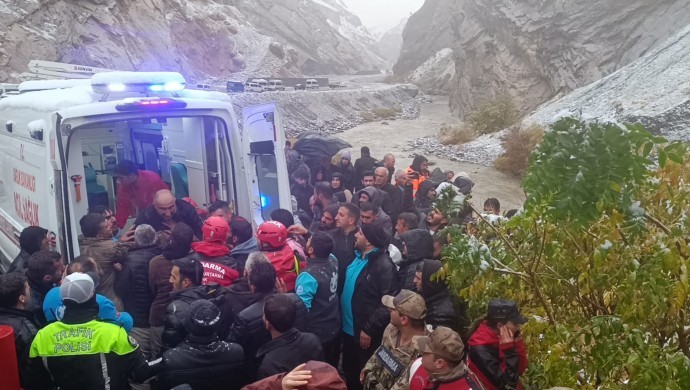 690x390cc-v-16-11-2025-colemrg-wan-yolu-kaza (1)