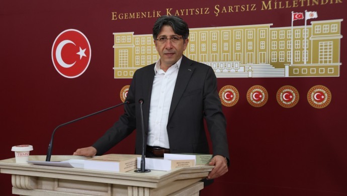 690x390cc-ank-09-12-2025-ali-bozan-tutsaklar-iskence-tepki-meclis