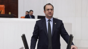 690x390cc-ank-24-12-2025-inan-akgun-alp-chp-umit-dikbayir-tepki