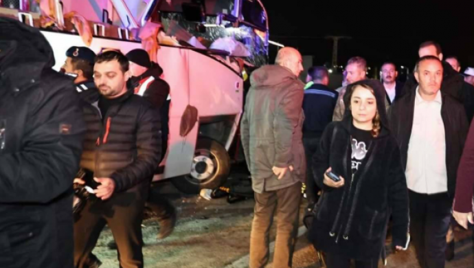 690x390cc-mrk-01-12-2025-amasya-cezaevi-nakik-araci-kaza-