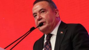 690x390cc-mrk-17-12-2025-muhittin-bocek-ifade-oncesi-hastaneye-kaldirildi