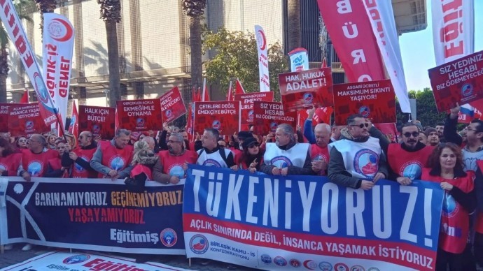 690x450nc-fotoizm-19-12-2025-kamu-is-birakma-grevi