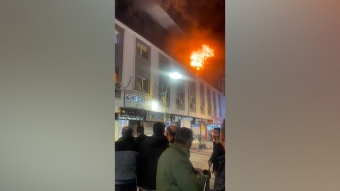 690x450nc-v-08-12-2025-tamara-otel-yangin