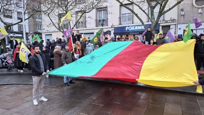 690x390cc-mrk-21-01-2025-avrupa-rojava-icin-ayakta-lorient