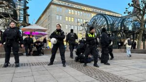 930x523cc-mrk-19-01-2026-almanya-kadinlarin-eylemi-hts-saldirdi