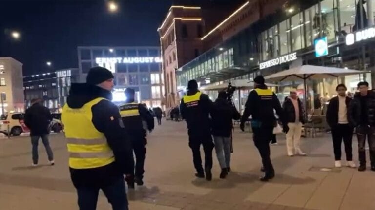 Hannover’de gazeteci Deniz Babir’in haklarına saldırı