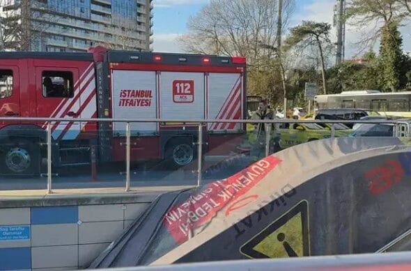 690x390cc-ist-20-02-2026-metro-istisyastonuna-atlayan-kadin-yasamini-yitirdi-_2_