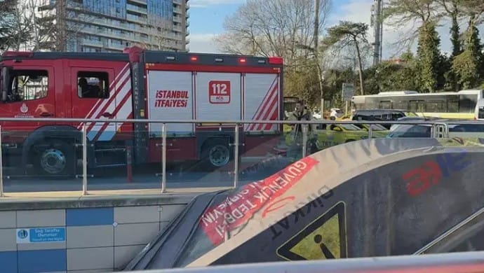 690x390cc-ist-20-02-2026-metro-istisyastonuna-atlayan-kadin-yasamini-yitirdi-_2_