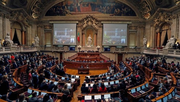 690x390cc-mrk-13-02-2025-portekiz-meclisi-rojava-tasarisi-onaylandi