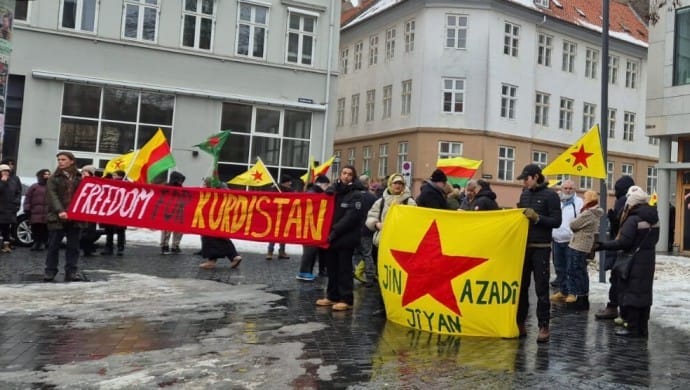 690x390cc-mrk-21-02-2025-kopenhag-rojavaya-statu-talebi