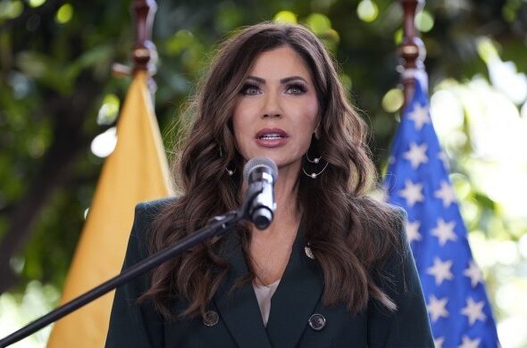 690x390cc-mrk-05-03-2025-trump-ic-guvenlik-bakani-gorevden-aldi