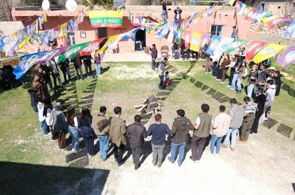 690x390cc-urf-11-03-2026-amara-newroz-atesi-yakildi2