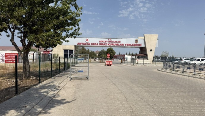 690x390cc-ant-14-04-2026-antalya-cezaevi