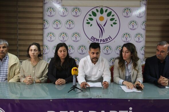 690x390cc-izm-20-04-2026-dem-parti-ajanlastirma-tepki-aciklama1