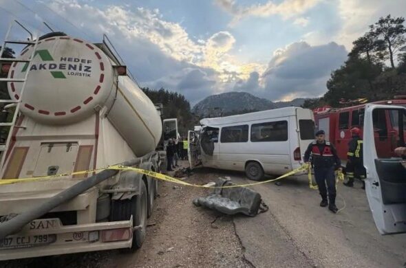 690x390cc-mrk-08-04-2026-burdur-tarim-iscileir-servisi-kaza-yapti-can-kaybi7