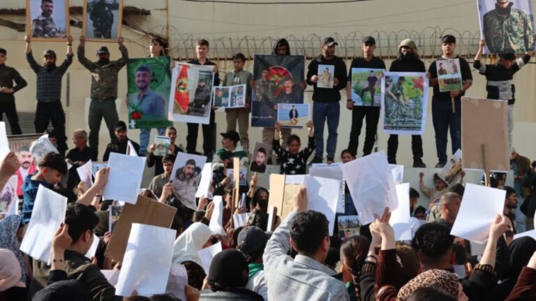 Qamişlo’da esirler için eylem