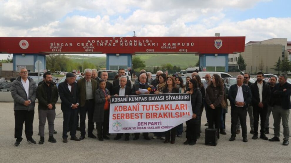 DEM Parti Hukuk ve İnsan Hakları Komisyonu, Kobanê Davası’nın yıl dönümünde Sincan Cezaevi önünde açıklama yaptı. 