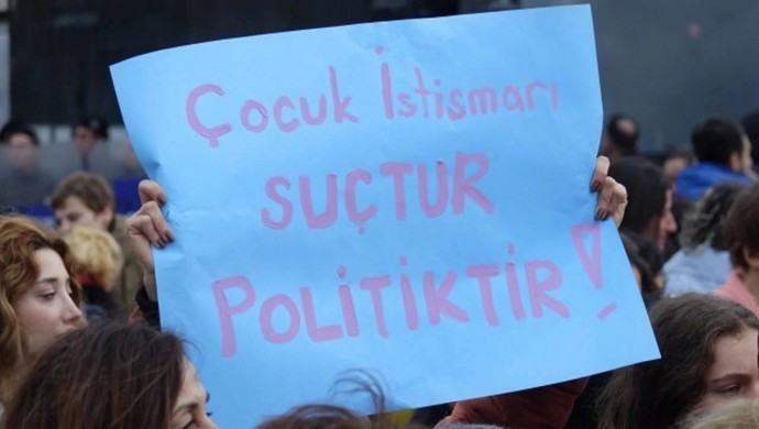 690x390cc-izm-15-06-2026-4-cocuk-istismarci-babaya-teslim-edildi