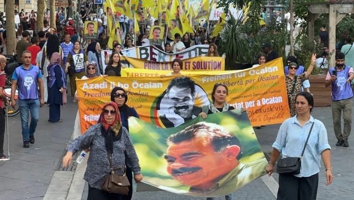 690x390cc-mrk-27-06-2026-marsilya-abdullah-ocalan-icin-yuruyus-