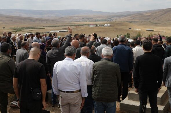 690x390cc-bng-22-09-2026-suheyla-kaya-zehra-kisaoglu-defin-kanires_1_JPG