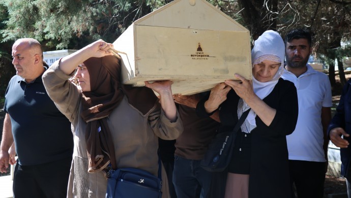 690x390cc-ist-21-09-2026-kilyos-mezarligi-iki-kadin-cenaze-teslimi-yapildi_16