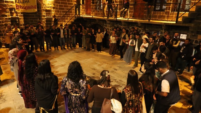 690x390cc-amd-18-10-2026-mizgin-serhad-anisina-konser_8