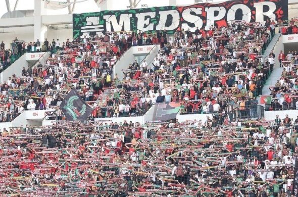 690x390cc-amd-24-10-2026-tuncer-bakirhan-amedspor-macini-halkla-izledi-mac-