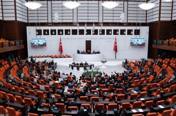 690x390cc-mrk-30-10-2026-yeni-yol-parti-grubu-dustu