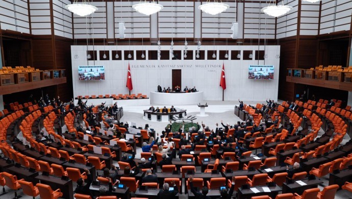 690x390cc-mrk-30-10-2026-yeni-yol-parti-grubu-dustu